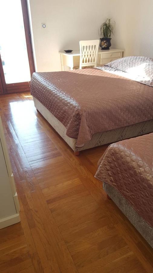 Sara Apartment Pirovac